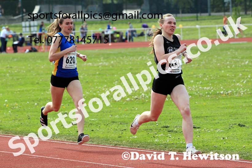 Women and Girls 800 metres, 2022 North Eastern Track and Field Champs., Middlesbrough. David T. Hewitson/Sports for All Pics